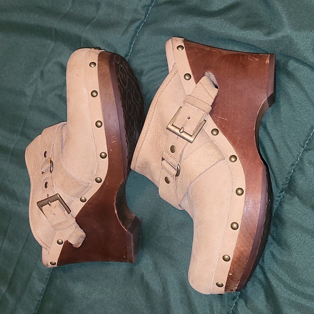 Ugg Clogs Euc - image 5